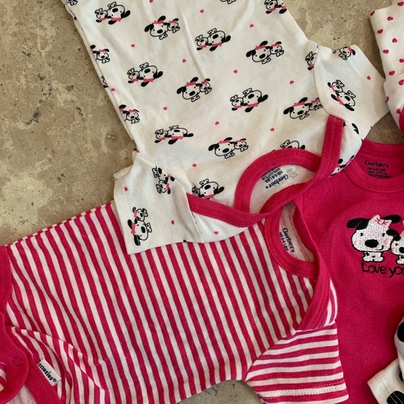 * NWOT * GERBER Newborn Onesies - Picture 3 of 7